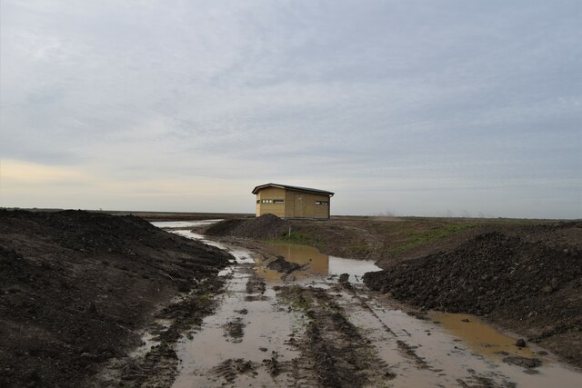 New hide overlooking the Beagle Lagoons