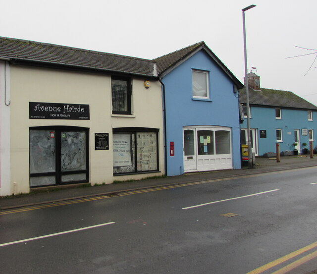 Avenue Hairdo hair & beauty salon, New Road, Crickhowell