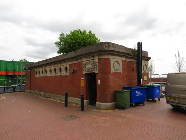 Public toilets, Hull docks