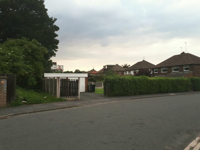 Path crossing Springbank Close