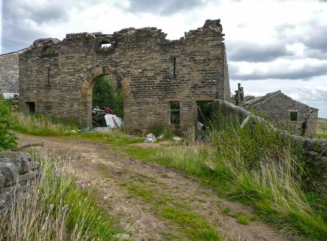 Ruined barn at Moorlands Farm, Cold Edge