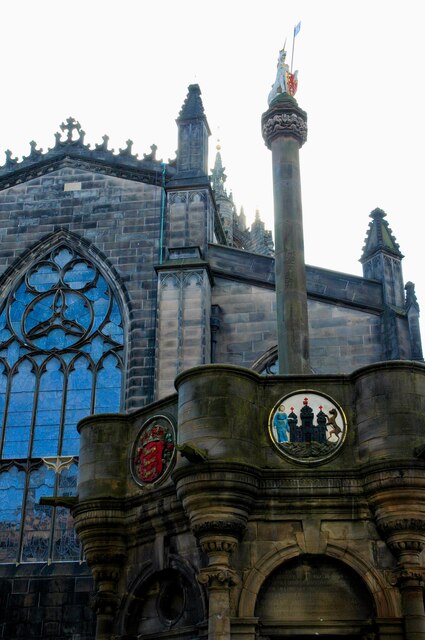 Mercat Cross and St Giles' Cathedral