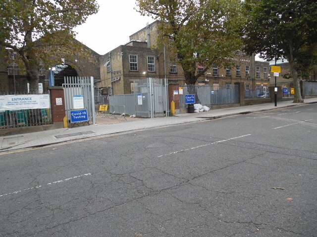 Bus Garage, Stamford Hill (2)