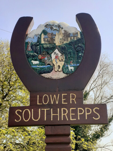 Lower Southrepps village sign repainted