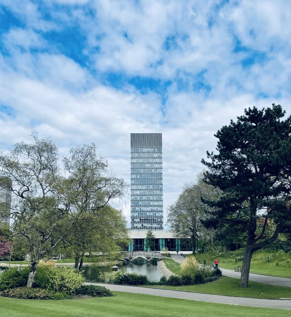 Arts Tower (University of Sheffield), seen from Weston Park