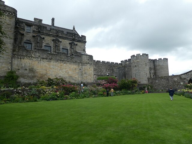 Stirling - Castle - Across Queen Anne Garden to the palace