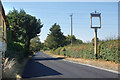 SU7461 : Empty Sign for a Closed Pub by Des Blenkinsopp