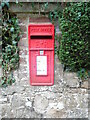 TQ1244 : Wall Post Box at Abinger Bottom by David Hillas