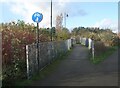 SS9181 : Eastern approach to a bridge over the A4061, Bridgend by eswales