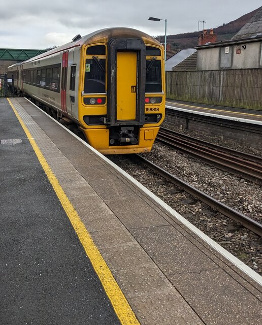 158818 leaving Crosskeys station