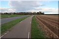 TL5050 : Cyclepath by Sawston Road by Hugh Venables