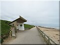 NJ9507 : Shelter on the promenade, Aberdeen by Malc McDonald