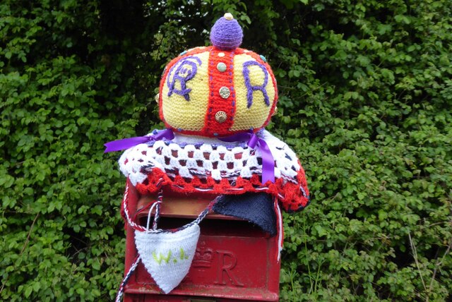 Coronation yarn bombing