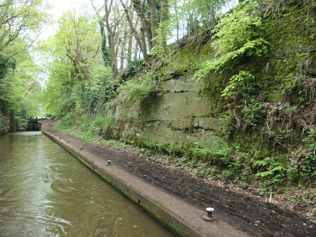 Rock face, Tyrley locks, Shropshire Union canal