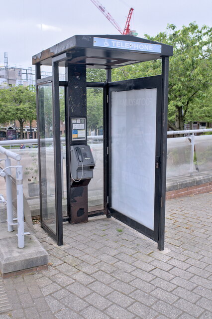 Wheelchair-accessible payphone