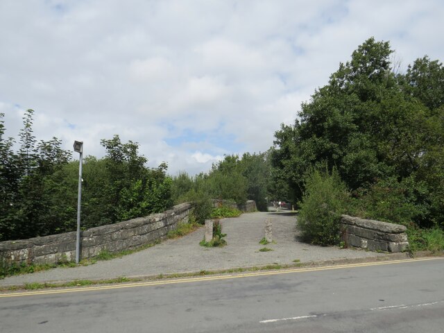 Former road bridge, Bala