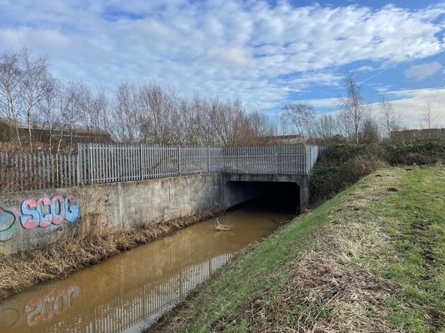 Railway Bridge over Main Drain