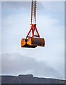 J3576 : Crane grab, Belfast by Rossographer