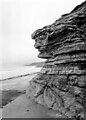 TA0487 : A rock face south of The Spa complex, Scarborough by habiloid