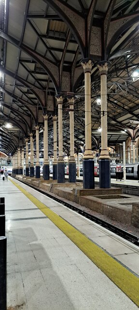 Liverpool Street station, evening