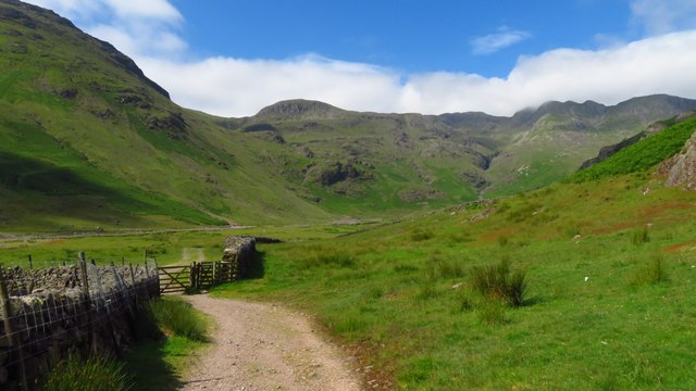 Track by Oxendale Beck, Langdale Valley