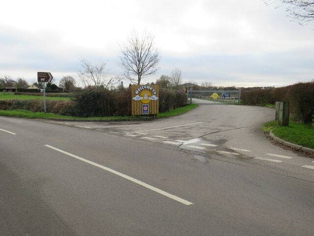 Entrance to Farmer Palmer's, Organford