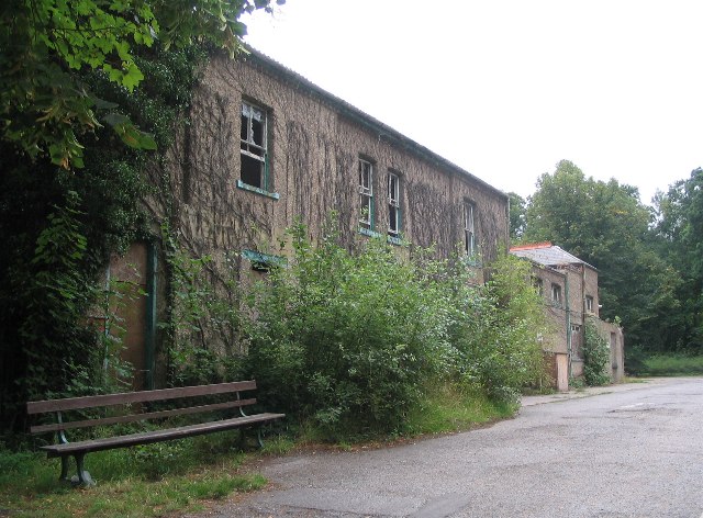 Decaying spa baths