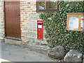 SK6733 : Owthorpe Postbox ref. No. NG12 118 by Alan Murray-Rust