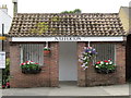 TA0559 : The bus shelter at Nafferton by Ian S