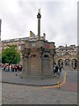 NT2573 : Mercat Cross, Edinburgh by Paul Gillett