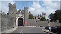 TQ0107 : Arundel castle wall by Malc McDonald