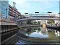 SU7173 : Footbridge at the Oracle, Reading by Christine Johnstone