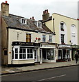 SZ3195 : Jewellers in Lymington by Jaggery