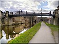 SE1537 : Leeds and Liverpool Canal, Gallows Bridge (207D) by David Dixon