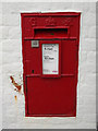 TM0081 : Post Office George V Postbox by Geographer