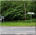 SO5808 : B4228 distances sign near Clearwell and Milkwall by Jaggery