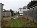 SZ1392 : West Southbourne: footpath H10 goes from grass to gravel by Chris Downer