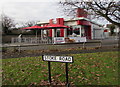 SO9669 : Stoke Road side of KFC, Bromsgrove by Jaggery