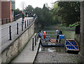 TL4458 : Unlicensed punt operators by Garrett Hostel Bridge by Hugh Venables