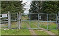 NH7142 : Locked gates at Bogbain by valenta