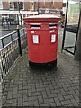 TF0920 : Double pillar box by Bob Harvey