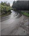 SO3536 : Bends in the road, Turnastone, Herefordshire by Jaggery