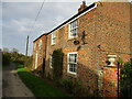 TA1552 : Rose  Cottage  and  a  very  dilapidated  former  chapel by Martin Dawes