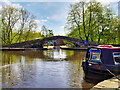 SJ9398 : Footbridge over the Dukinfield Aqueduct at Portland Basin by David Dixon