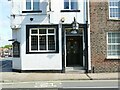 SE6051 : The Swan, Bishopgate Street - entrance by Stephen Craven