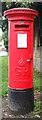 SE1727 : Post box, Bradford Road, Oakenshaw by habiloid