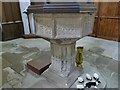 SE3428 : Holy Trinity, Rothwell: stone font by Stephen Craven