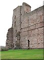 NT5984 : East Tower, Tantallon Castle by Richard Sutcliffe