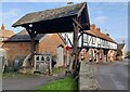 SP5099 : Cottages along Church Street in Thurlaston by Mat Fascione