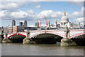 TQ3180 : Blackfriars Bridge by Des Blenkinsopp